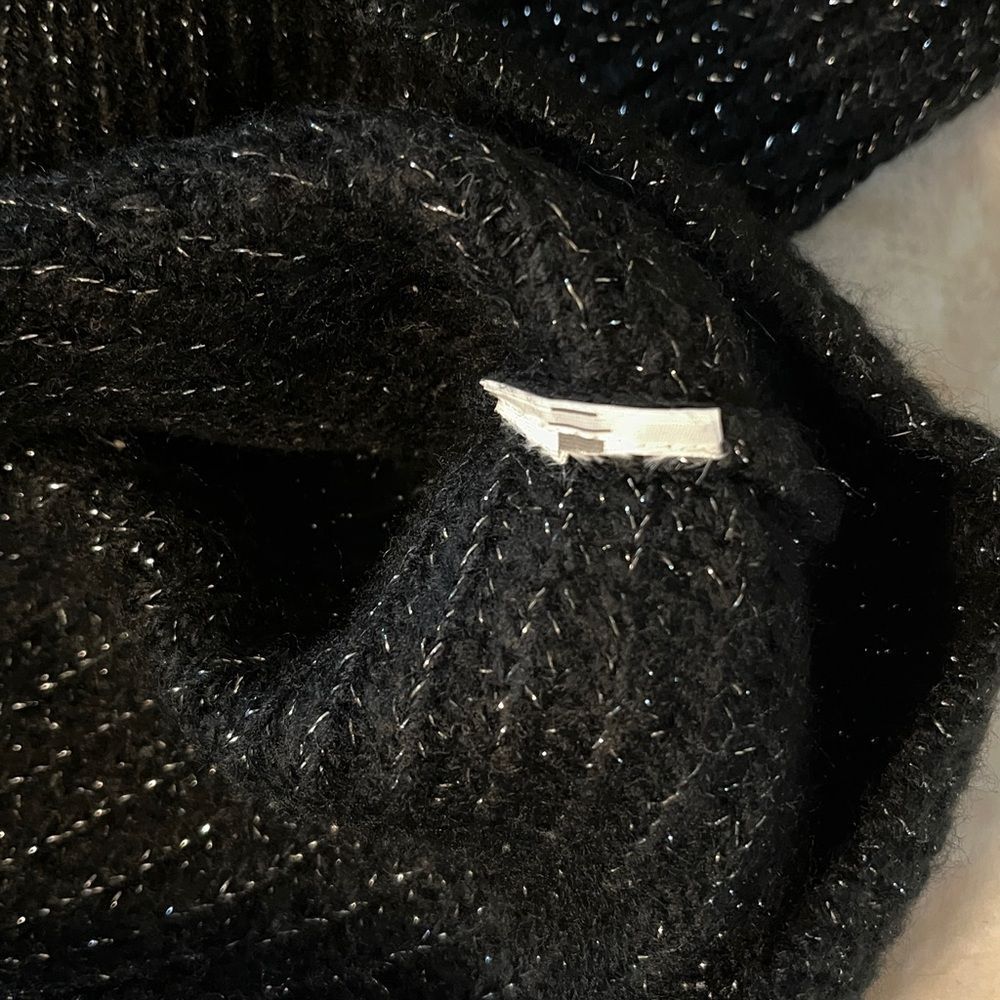 New! Abercrombie & Fitch Black Sweater w/ Metallic threading Size‎ XS NWT - Picture 12 of 12